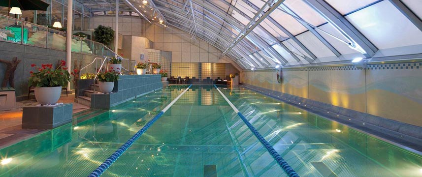 Jumeirah Carlton Tower - Pool