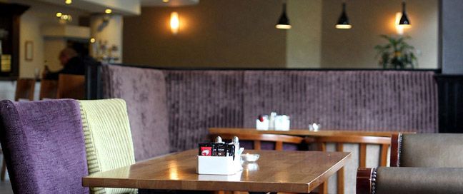 Jurys Inn Belfast - Bar Area Jurys Inn Belfast - Bar Area