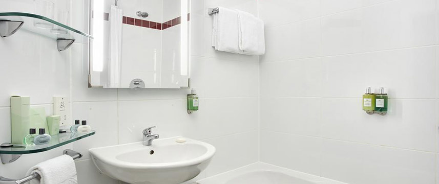 Jurys Inn Brighton - Bathroom Jurys Inn Brighton - Bathroom