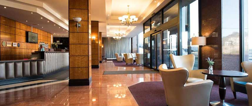 Jurys Inn Edinburgh - Lobby Jurys Inn Edinburgh - Lobby