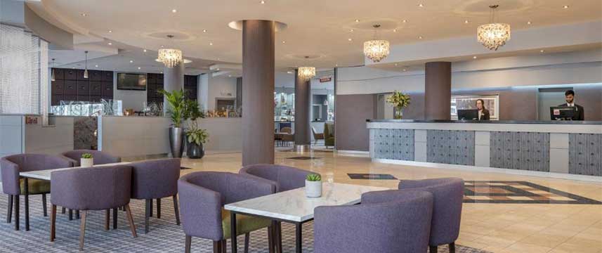 Jurys Inn Leeds - Lobby Seating Jurys Inn Leeds - Lobby Seating