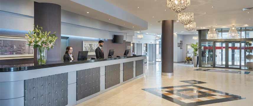 Jurys Inn Leeds - Reception Jurys Inn Leeds - Reception