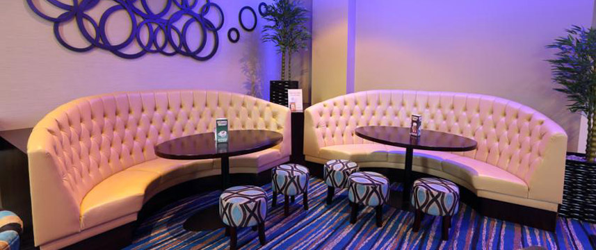 Jurys Inn Newcastle - Bar Seating Jurys Inn Newcastle - Bar Seating