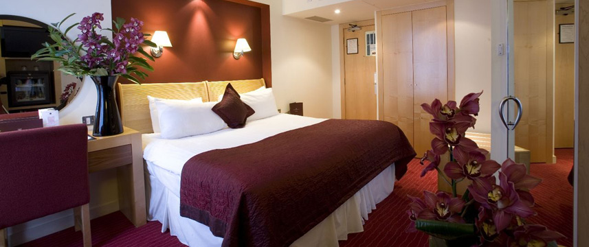 Kensington Close - Superior room Kensington Close - Superior room