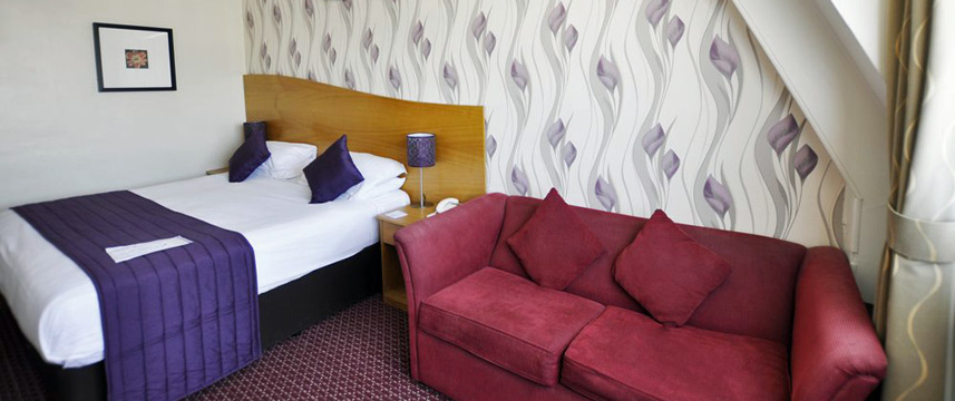 Kensington Court Hotel - Bedroom Seating