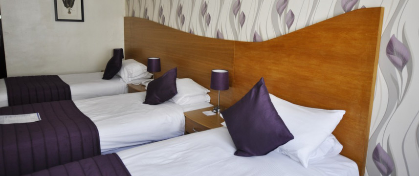 Kensington Court Hotel - Triple Beds