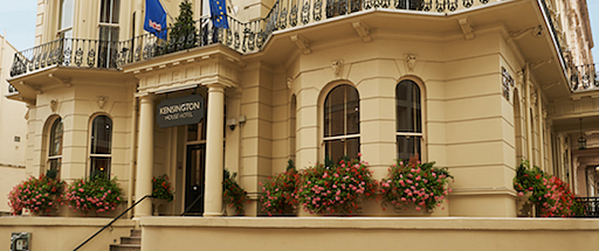 Kensington House - Entrance Stairs Kensington House - Entrance Stairs