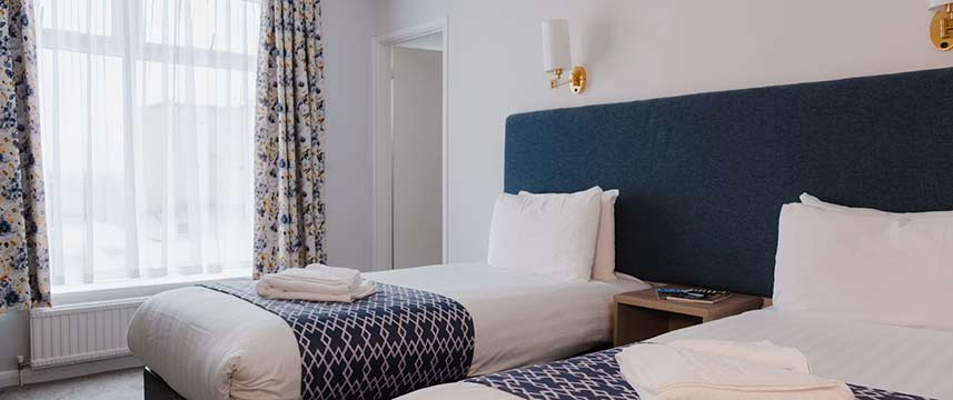 Kilbirnie Hotel - Triple Room Kilbirnie Hotel - Triple Room