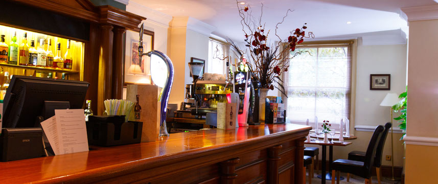 Kingston Lodge Hotel - Atrium Bar Kingston Lodge Hotel - Atrium Bar