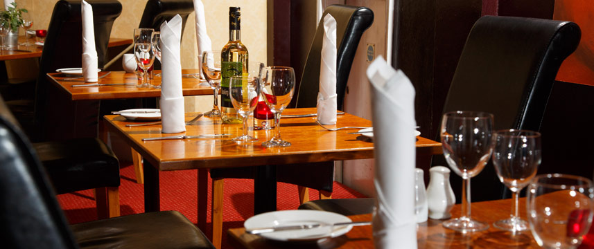 Kingston Lodge Hotel - Atrium Tables Kingston Lodge Hotel - Atrium Tables