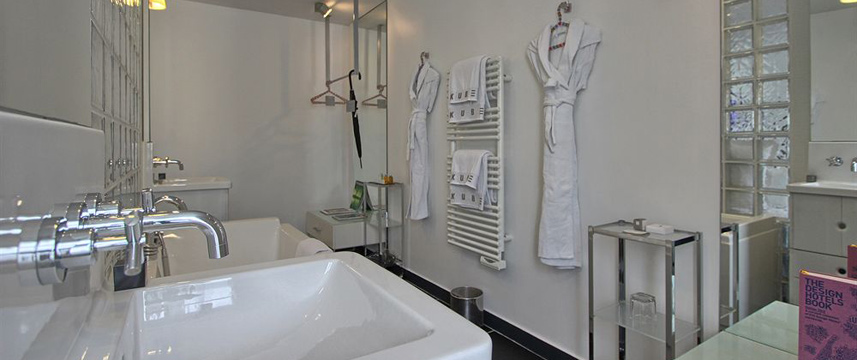 Kube Hotel - Bathroom Kube Hotel - Bathroom