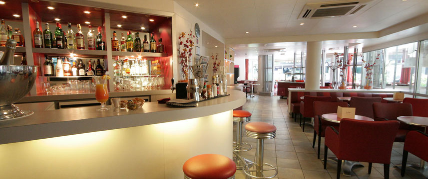 Kyriad Bercy Village Hotel - Bar Kyriad Bercy Village Hotel - Bar