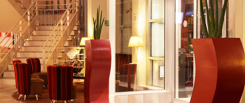 Kyriad Bercy Village Hotel - Entrance Kyriad Bercy Village Hotel - Entrance