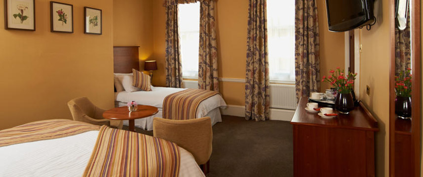 Lady Anne Middletons Hotel - Deluxe Triple Room