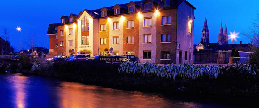 Lancaster Lodge - Exterior Night Lancaster Lodge - Exterior Night