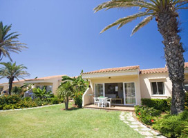 Las Palmeras Apartments