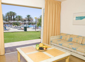 Las Palmeras Apartments