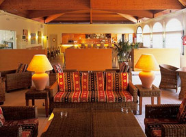 Las Palmeras Apartments