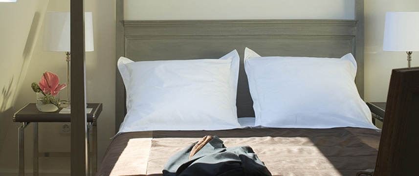 Le 123 Elysees - Four Poster Room Le 123 Elysees - Four Poster Room