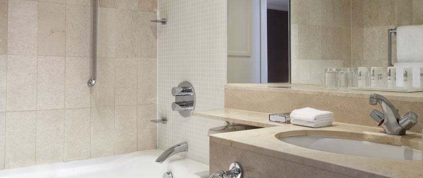 Le Meridien - Bathroom Le Meridien - Bathroom