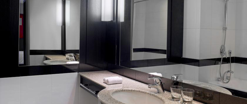 Le Meridien Nice - Bathroom