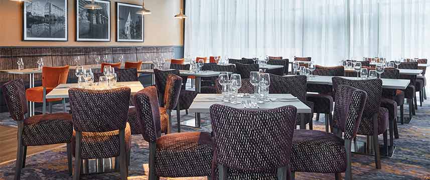 Leonardo Hotel Nottingham - Restaurant Tables