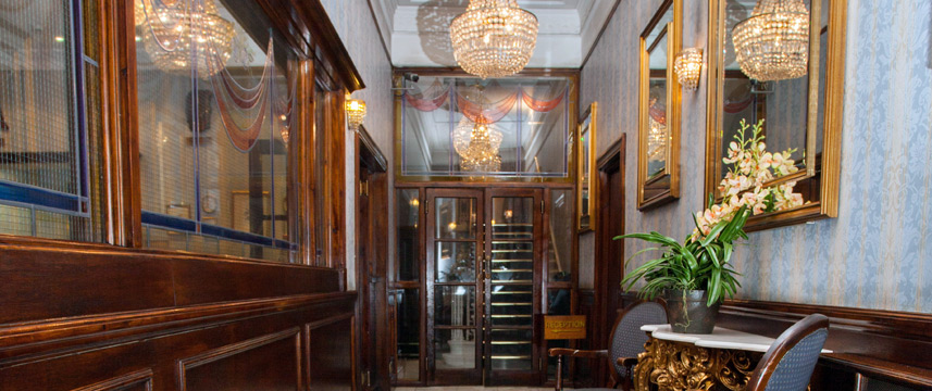 London Elizabeth Hotel - Reception