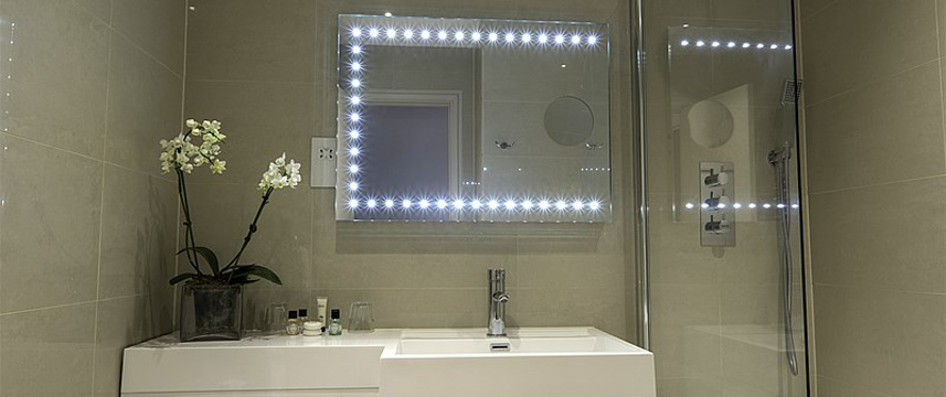 London Lodge Bathroom London Lodge Bathroom