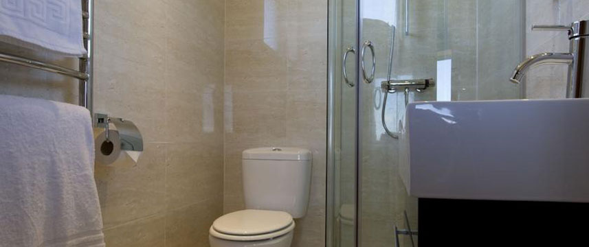 Lorne Hotel - Bathroom Lorne Hotel - Bathroom