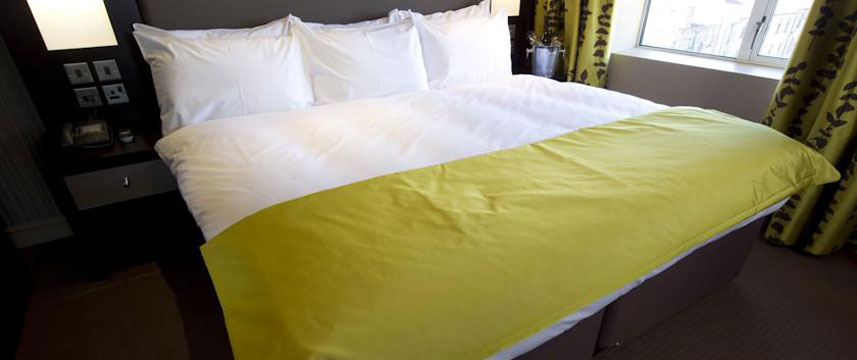 Lorne Hotel - Bedroom Double Lorne Hotel - Bedroom Double