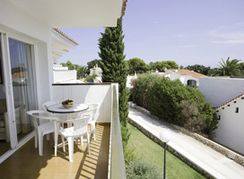 Los Naranjos Apartments