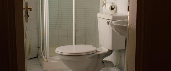 Lynams Hotel - Bathroom Lynams Hotel - Bathroom