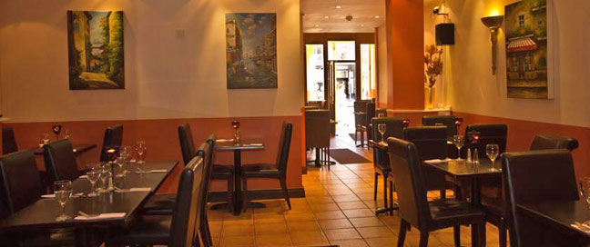 Lynams Hotel - Restaurant Area Lynams Hotel - Restaurant Area