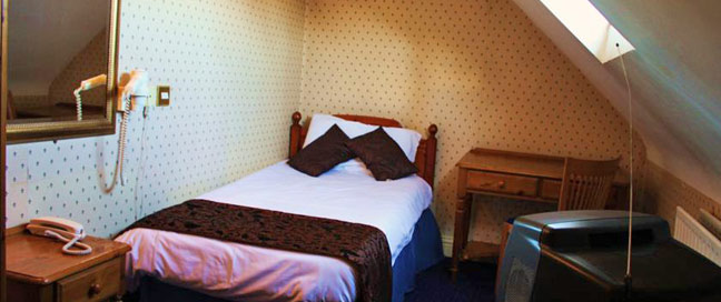 Lynams Hotel - Single Room