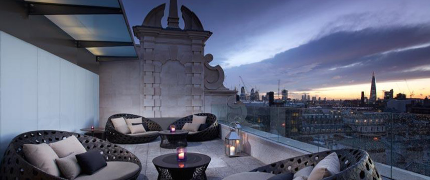 ME London - Outside Lounge