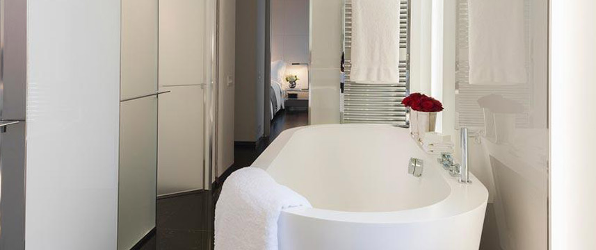 ME London - Suite ME Bath