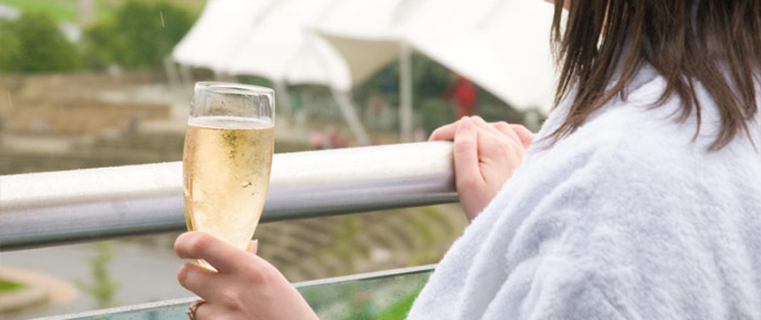 Macdonald Holyrood - Balcony Macdonald Holyrood - Balcony