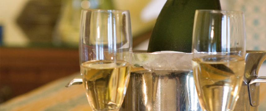 Macdonald Holyrood - Champagne Macdonald Holyrood - Champagne