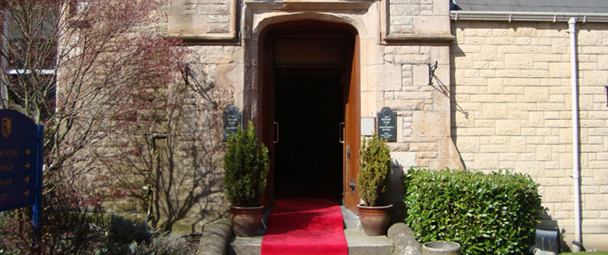 Macdonald Inchyra Grange Hotel - Entrance Macdonald Inchyra Grange Hotel - Entrance