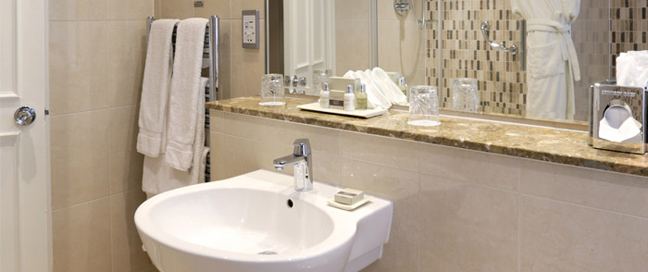 Macdonald Randolph Hotel - Bathroom Macdonald Randolph Hotel - Bathroom