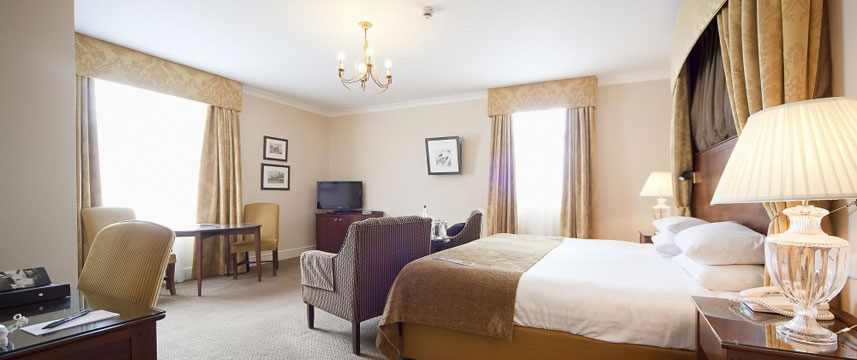 Macdonald Swans Nest Hotel - Suite Room
