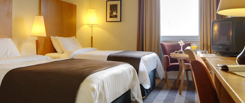 Maldron Hotel Belfast Twin Bedroom