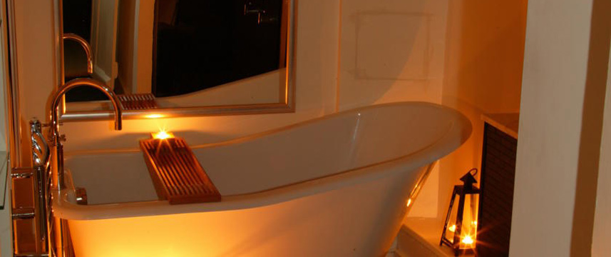 Manor Hotel Bath and candles