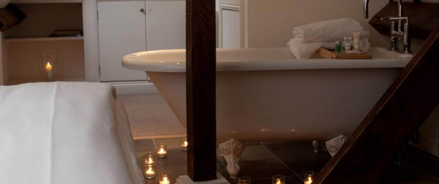 Manor Hotel Roll top bath