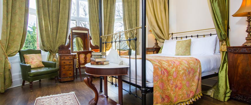 Marmadukes Town House Hotel - Four Poster Room Marmadukes Town House Hotel - Four Poster Room