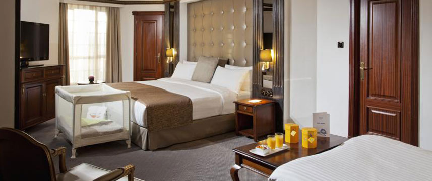 Melia White House - Family Melia White House - Family