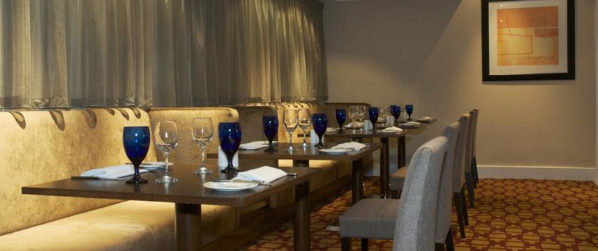 Menzies Dyce - Restaurant Tables