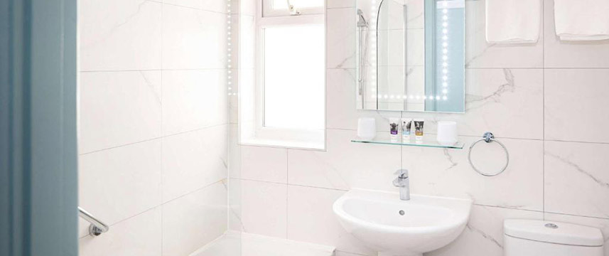 Mercure Bournemouth Queens Hotel - Bathroom Mercure Bournemouth Queens Hotel - Bathroom