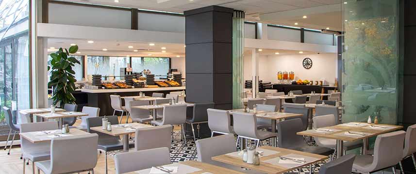 Mercure Paris Centre Tour Eiffel - Breakfast Tables Mercure Paris Centre Tour Eiffel - Breakfast Tables