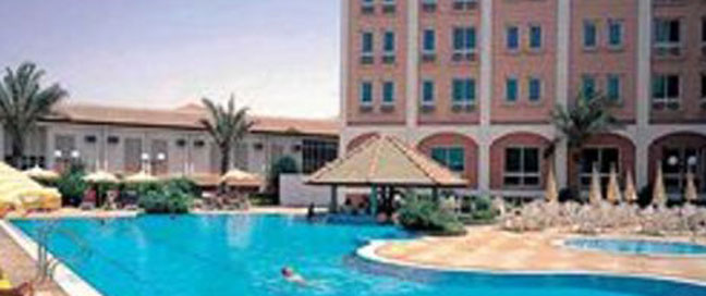 Metropolitan Hotel Dubai - Outdoor Pool
